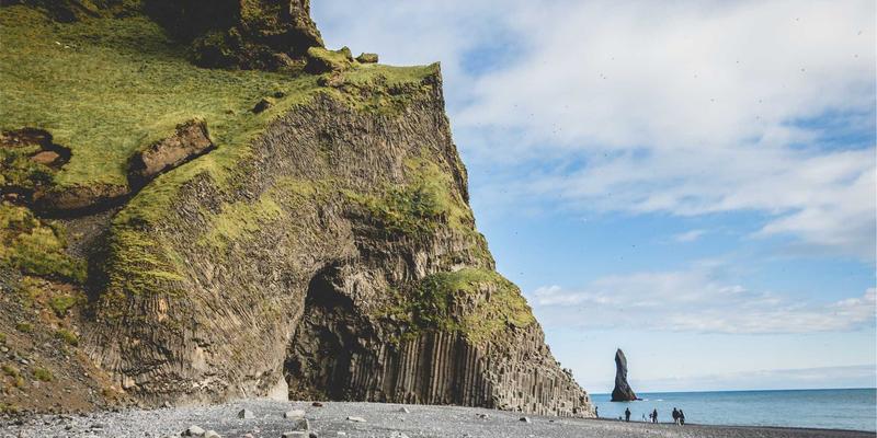 驾驭马约TJ66的旅行艺术：揭秘机库主题酒店与特色营地的独特住宿体验